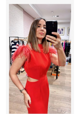 vestido rojo plumas Matilde Cano