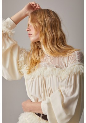 blusa romantica highly preppy