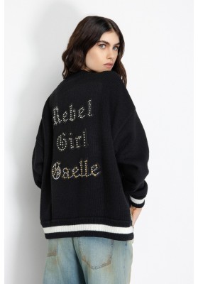 chaqueta con tachas