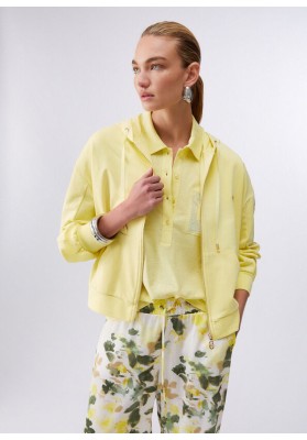 sudadera con bordados florales