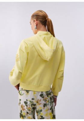 sudadera con bordados florales