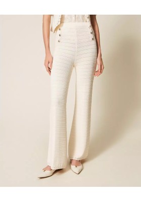 pantalón punto con ganchillo