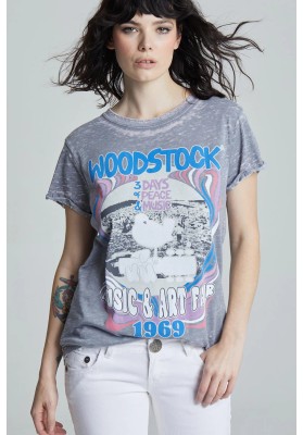 camiseta Woodstock