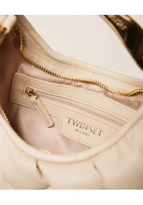 bolso croissant tejido a mano