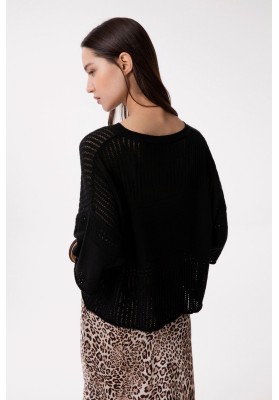 camiseta perforada negra