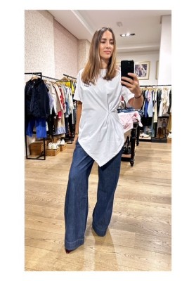 camiseta blanca fruncido