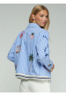 chaqueta azul con rayas