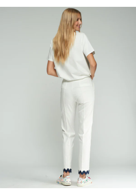 pantalon blanco con ribete