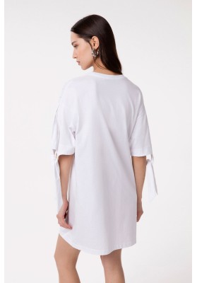 vestido camiseta pedrería