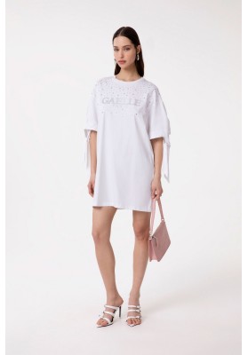 vestido camiseta pedrería