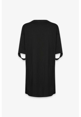 vestido camiseta pedrería