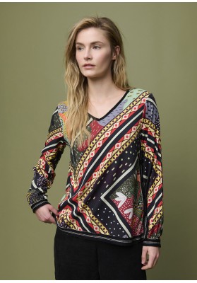 camiseta pico estampada